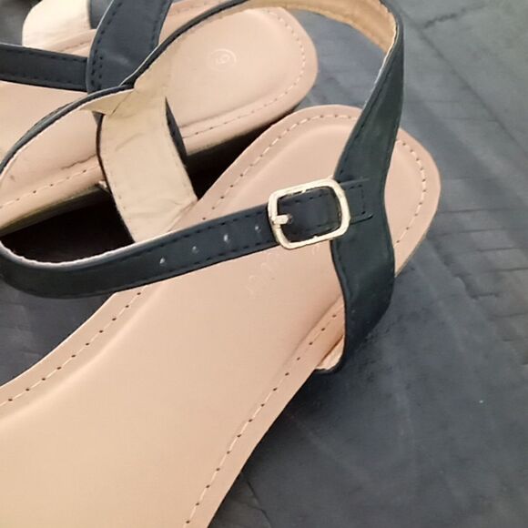 Forever beaded sandals   - Picture 4 of 6